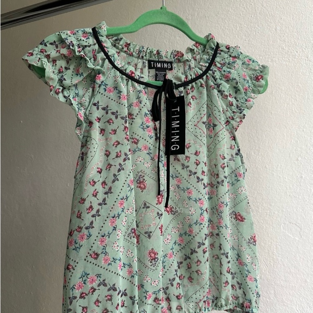 timing flowers blouse 🌸